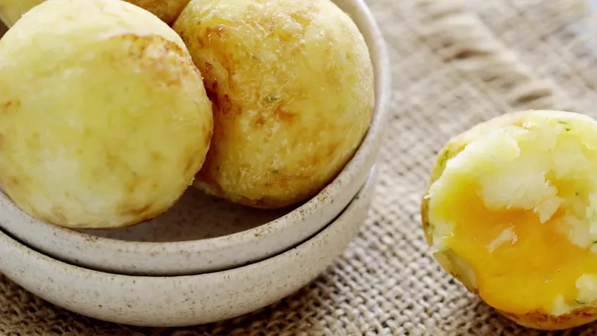 Bollito De Yuca (Queso)/ Cassava Ball ( Cheese)